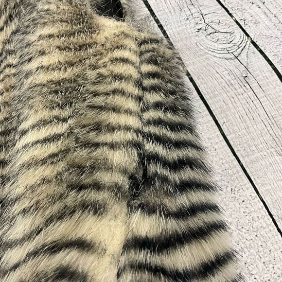 BETSEY JOHNSON Zebra Faux Fur Vest - Picture 5 of 5